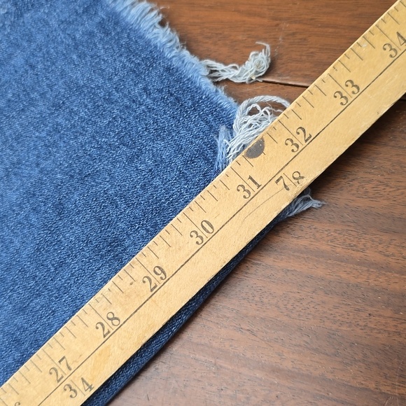 RISEN Women's Sz 15 / 32 Blue Distressed Jeans - Picture 2 of 7